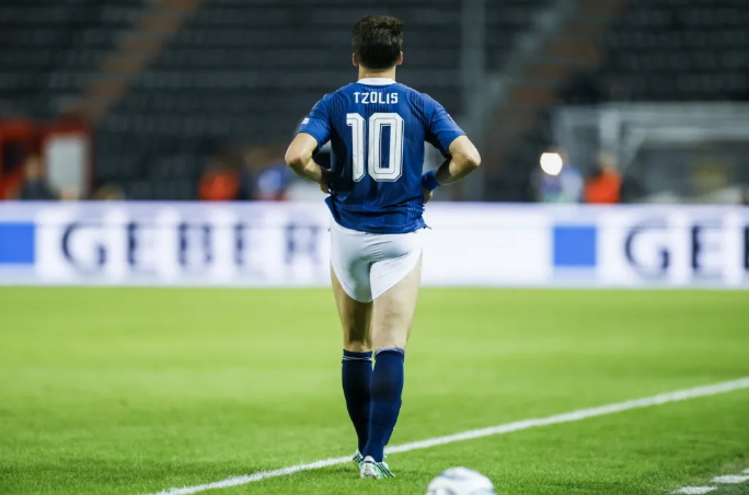Arsenal nhận thêm tin buồn từ Christos Tzolis 1
