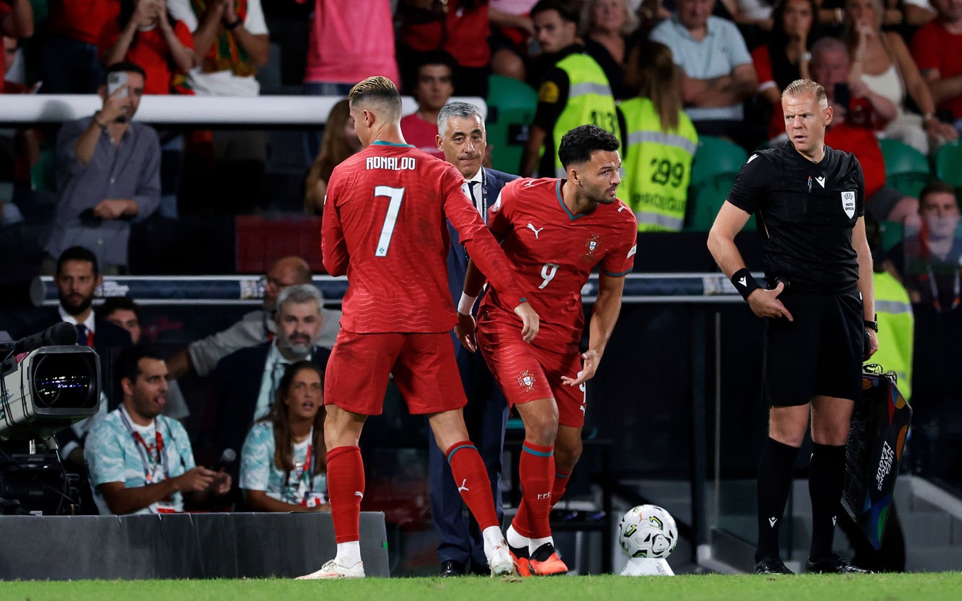 Khi nhà vua cần đồng đội chạy thay Messi và Ronaldo khác nhau ở đâu 2
