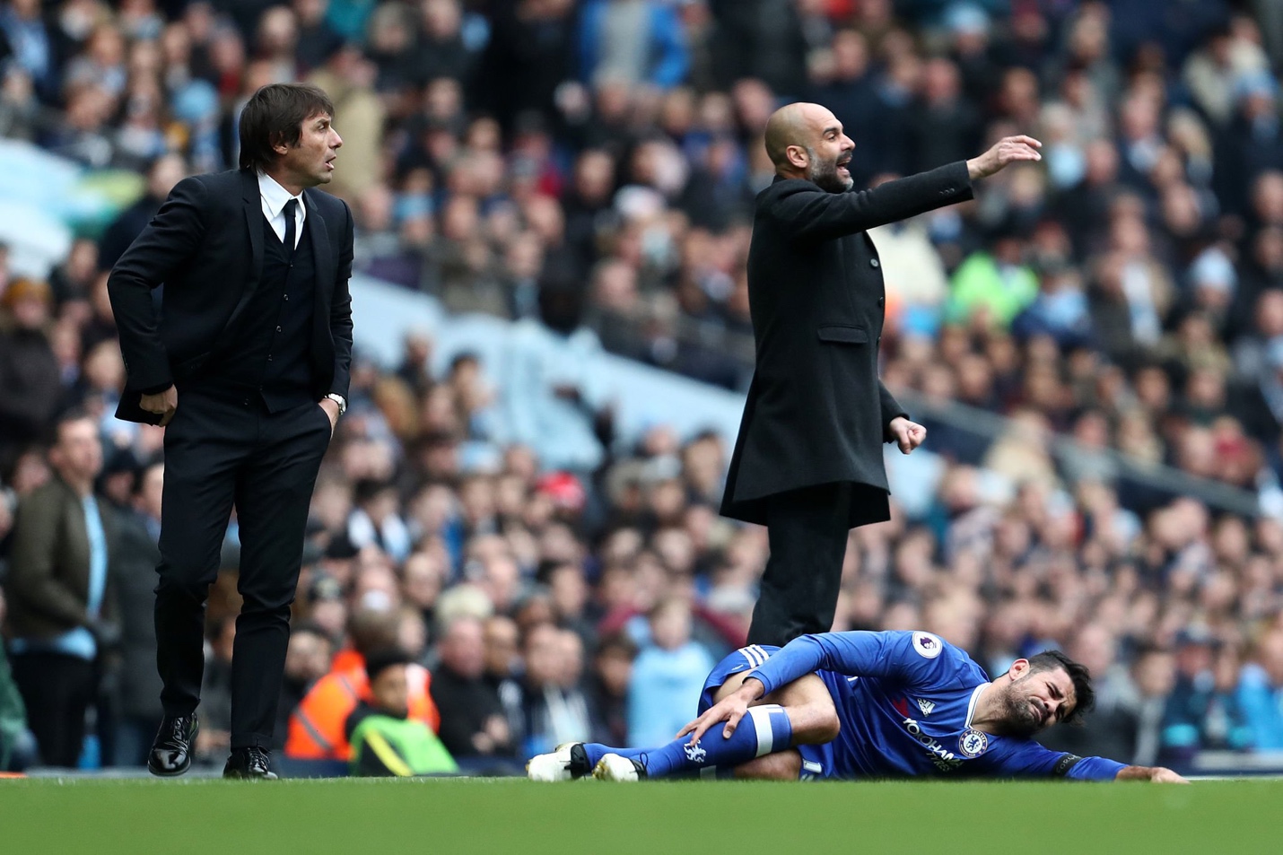 Antonio Conte nói về khoảng cách tài chính Ở Anh, họ dùng Bazooka Còn ở những nơi khác, người ta vẫn dùng súng lục 1 Antonio Conte nói về khoảng cách tài chính Ở Anh, họ dùng Bazooka Còn ở những nơi khác, người ta vẫn dùng súng lục 1