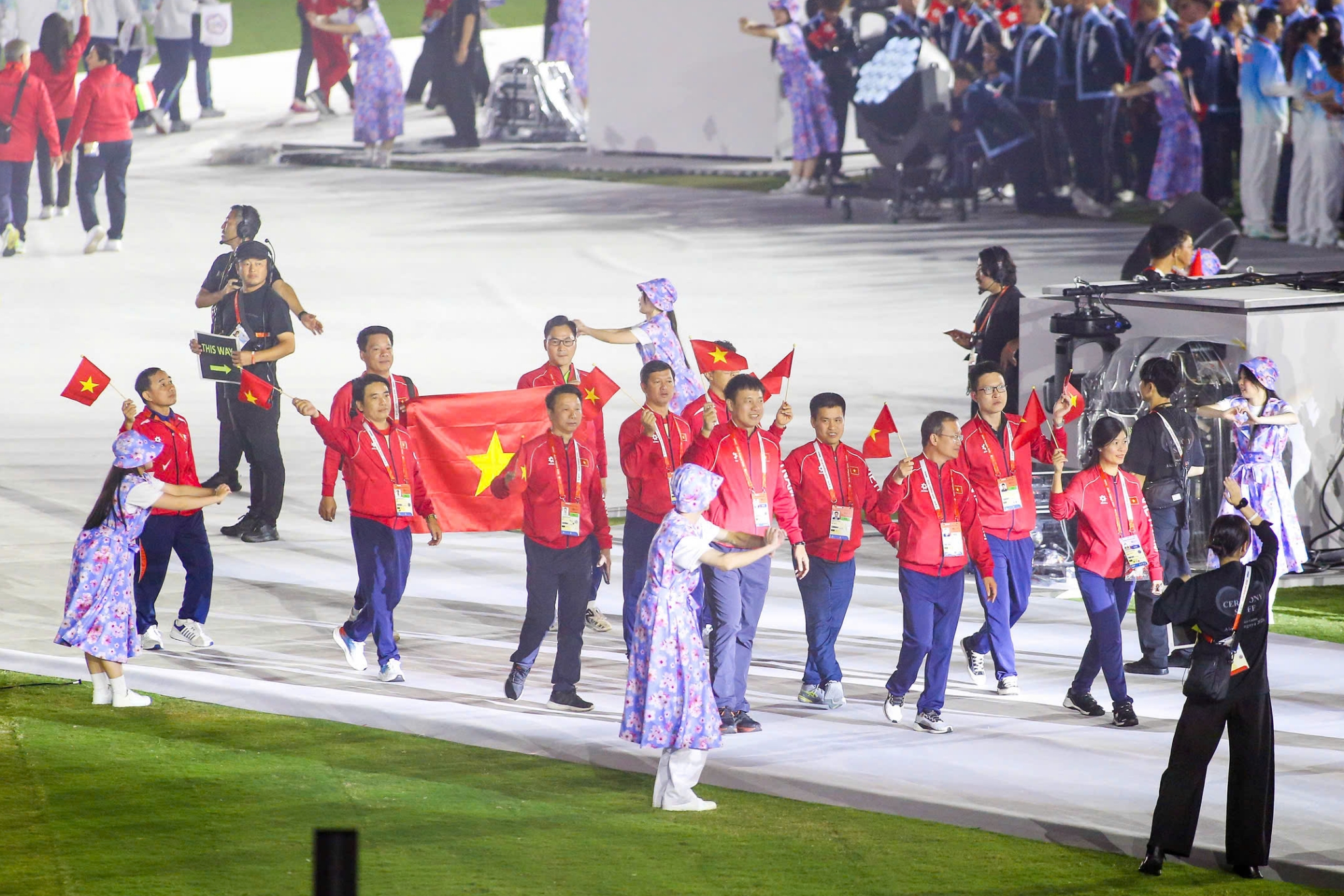 Khán đài ASIAD Aichi - Nagoya đông nhất ngày bế mạc 1 Khán đài ASIAD Aichi - Nagoya đông nhất ngày bế mạc 1