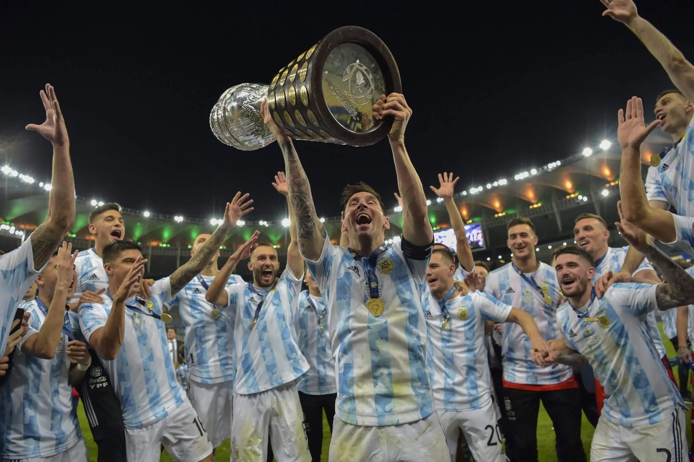 Messi đã dạy Argentina một bài học mất gần hai thập kỉ họ mới hiểu 3