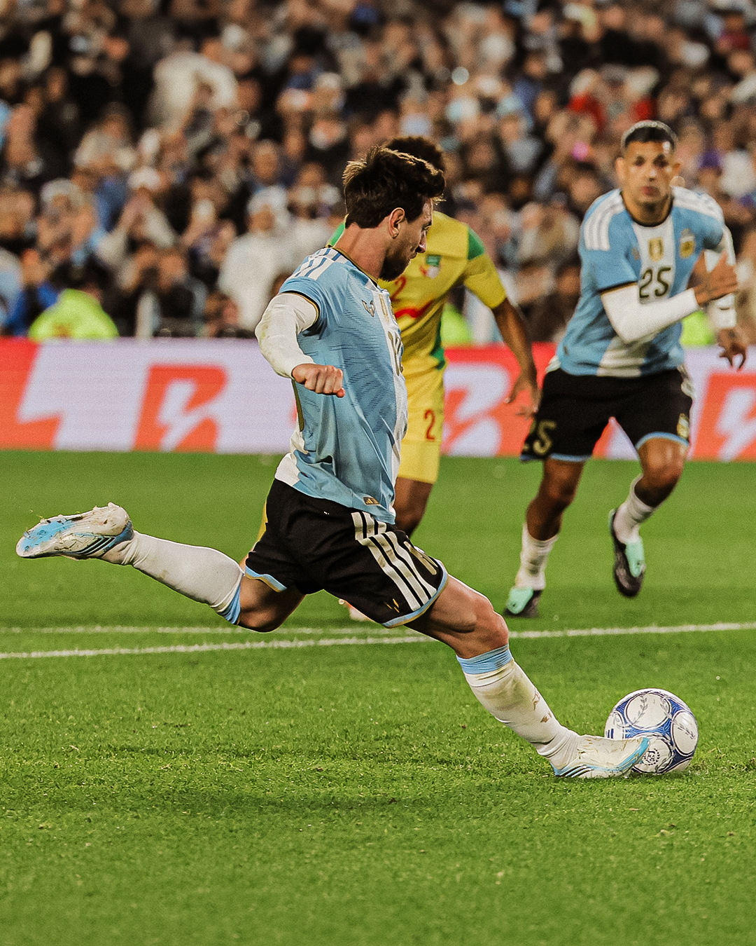 Ngày cuối cùng của Lionel Messi tại đội tuyển quốc gia Argentina 6 Ngày cuối cùng của Lionel Messi tại đội tuyển quốc gia Argentina 6