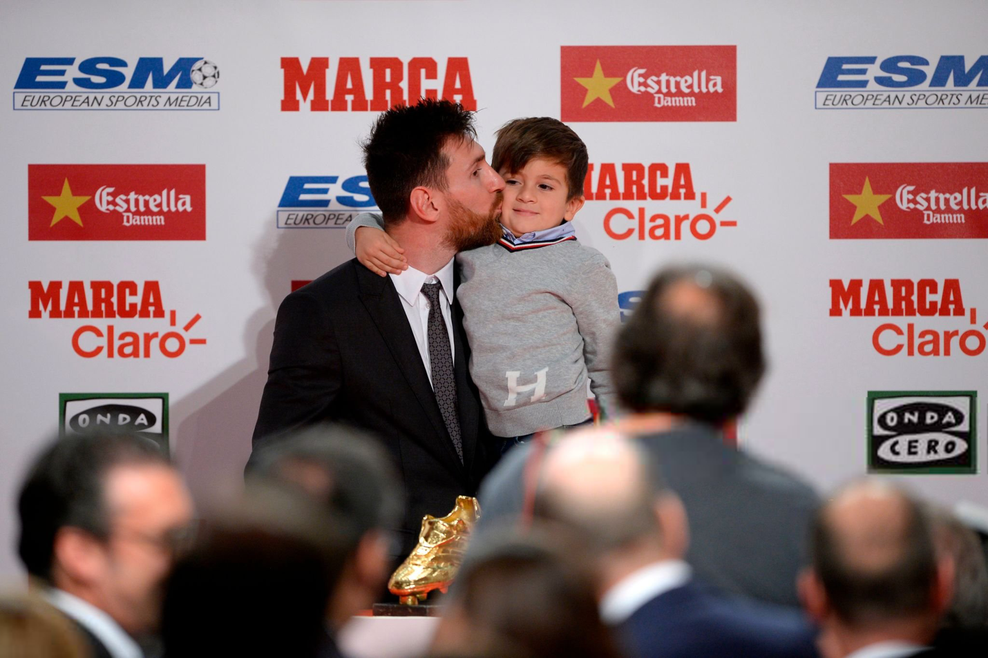Thiago Messi Đứa trẻ hiểu chuyện cuối cùng cũng có kẹo 2