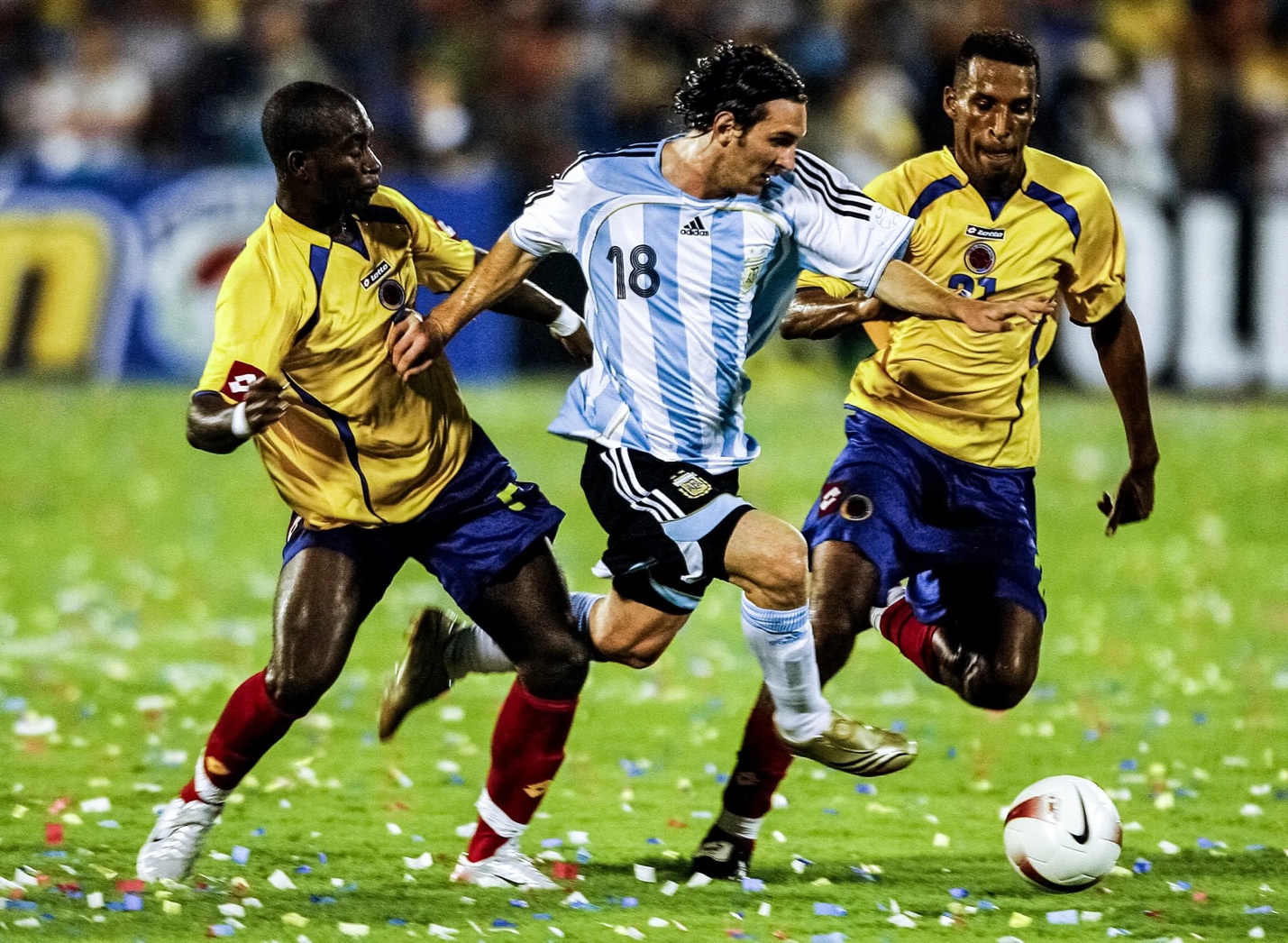 Lionel Messi trong màu áo Argentina qua ảnh Từ chiếc thẻ đỏ ngày ra mắt đến lời chia tay của một huyền thoại 3