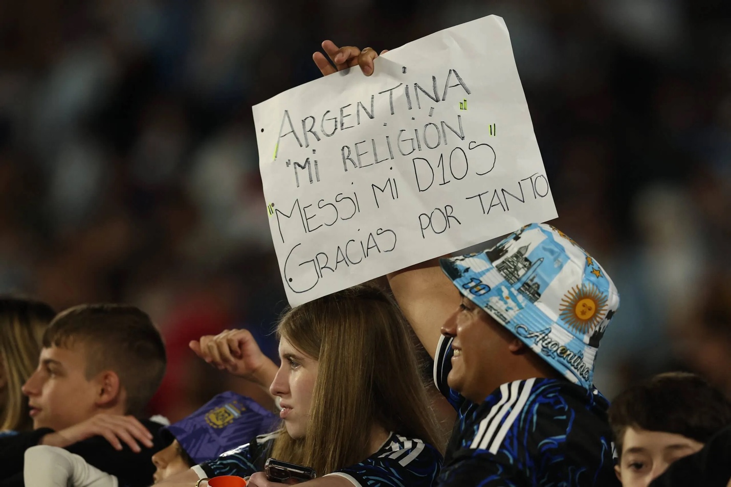 Một đêm ở Buenos Aires Cả Argentina gọi tên Messi 2 Một đêm ở Buenos Aires Cả Argentina gọi tên Messi 2