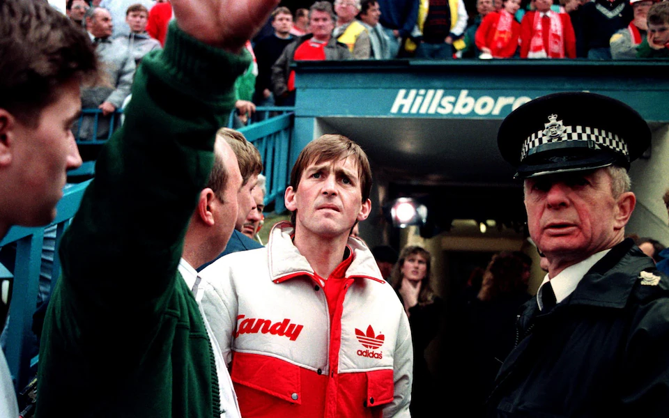 Sir Kenny Dalglish Người ta bảo đừng mang những vấn đề ở công việc về nhà Nhưng không mang về thì mang đi đâu 4 Sir Kenny Dalglish Người ta bảo đừng mang những vấn đề ở công việc về nhà Nhưng không mang về thì mang đi đâu 4