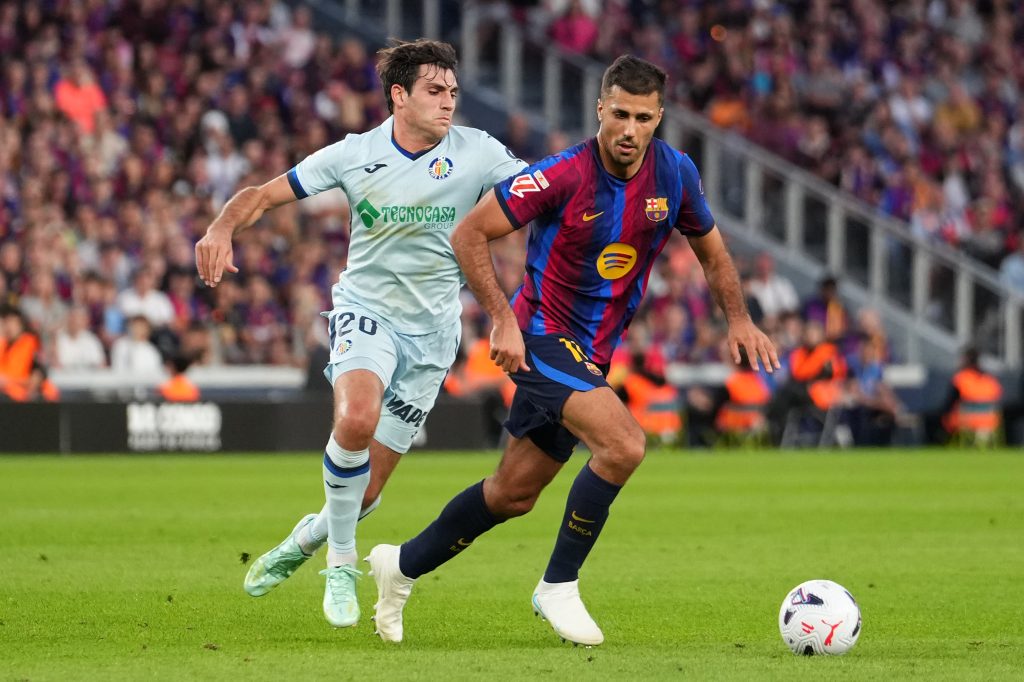 Rodri Chìa khóa vận hành lối chơi của Barca 1