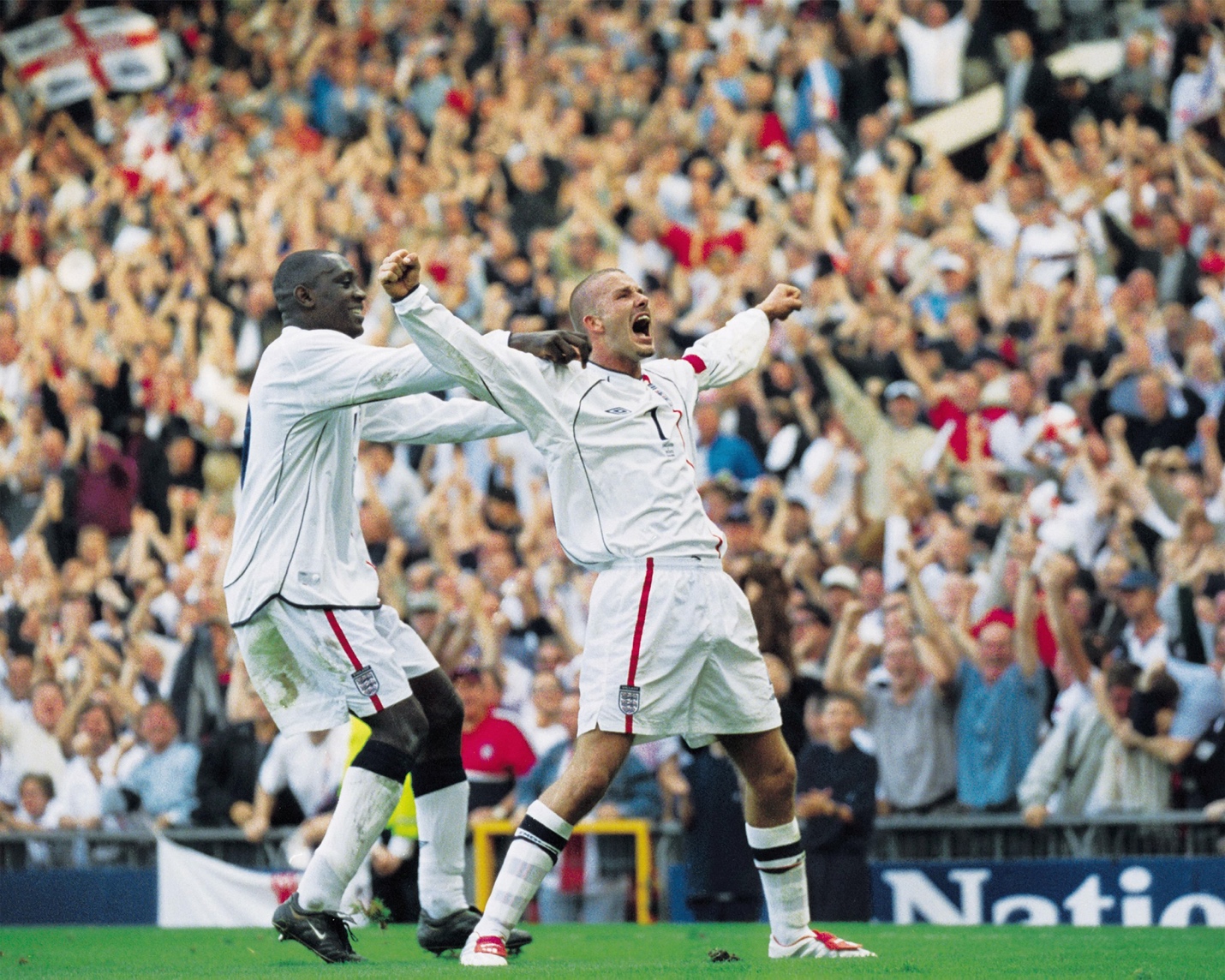 Đường cong viết lại cuộc đời David Beckham 4