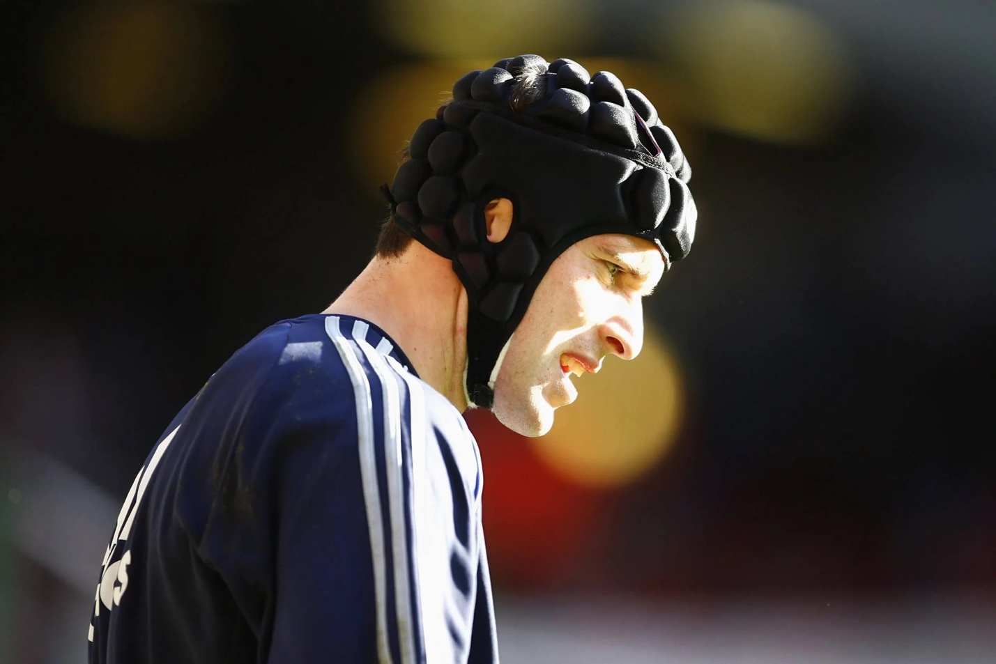 Petr Cech Từ ca phẫu thuật não khẩn cấp đến chiếc mũ làm nên biểu tượng 4