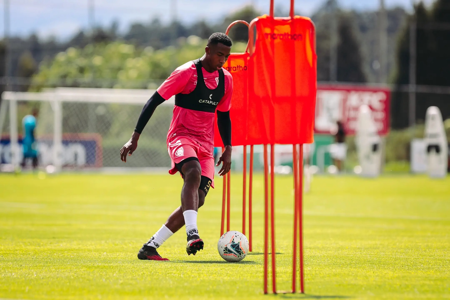 Willian Pacho Thiếu vắng bóng mẹ, đời con có nghĩa gì đâu! 3