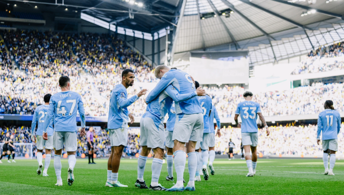 7 chiến thắng và những vấn đề phía sau màn khởi động tuyệt đối điện ảnh của Man City 1
