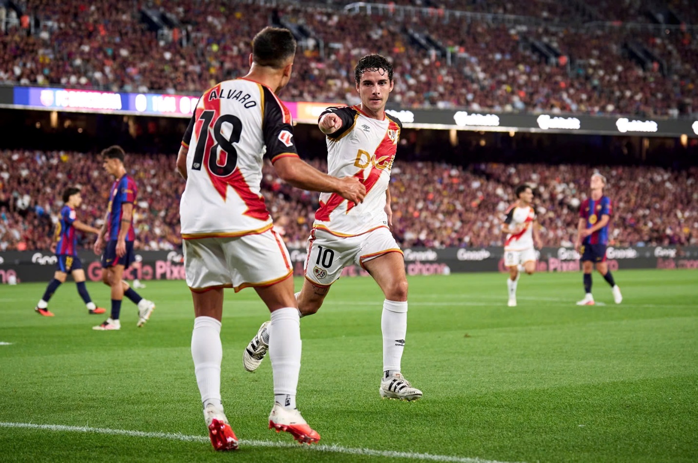 Sergio Camello Rayo Vallecano là đội bóng cuối cùng của một thời đại khác còn sót lại 2
