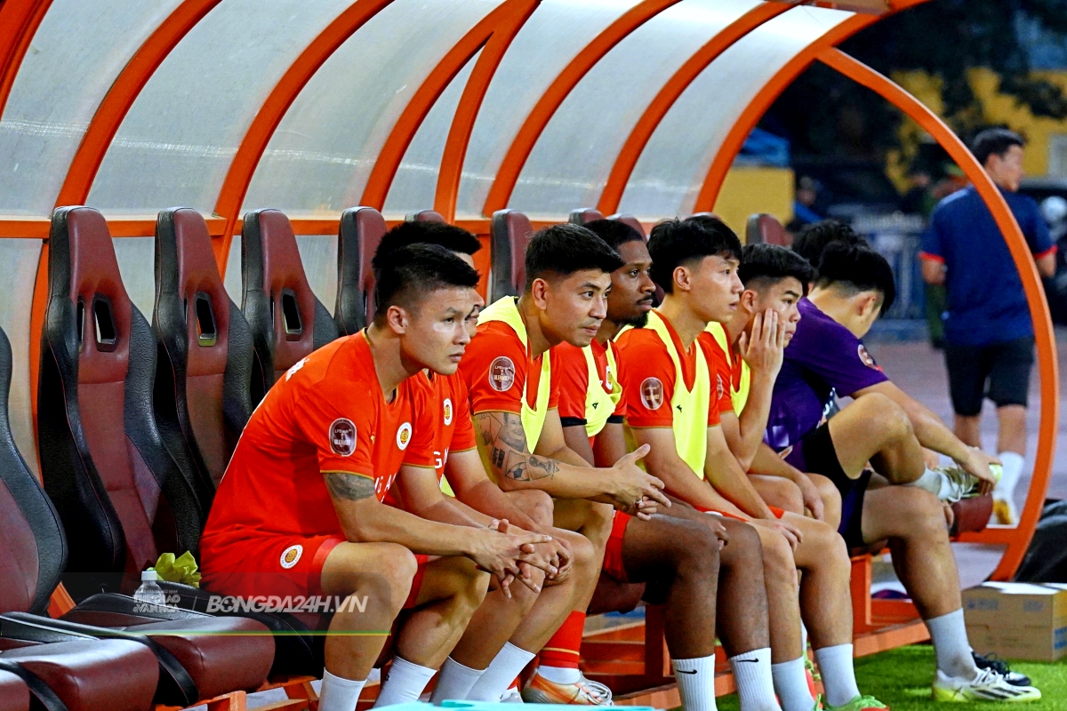 Đình Bắc toả sáng, CAHN vẫn chưa dứt chuỗi trận không thắng 2 Đình Bắc toả sáng, CAHN vẫn chưa dứt chuỗi trận không thắng 2