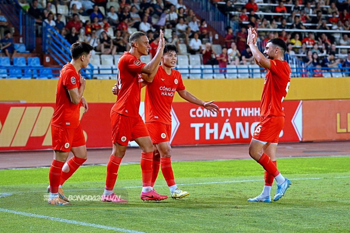 Đình Bắc toả sáng, CAHN vẫn chưa dứt chuỗi trận không thắng 5 Đình Bắc toả sáng, CAHN vẫn chưa dứt chuỗi trận không thắng 5