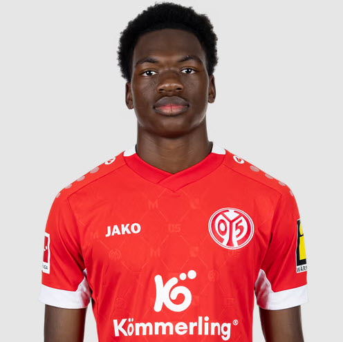 Rael Nakuzola