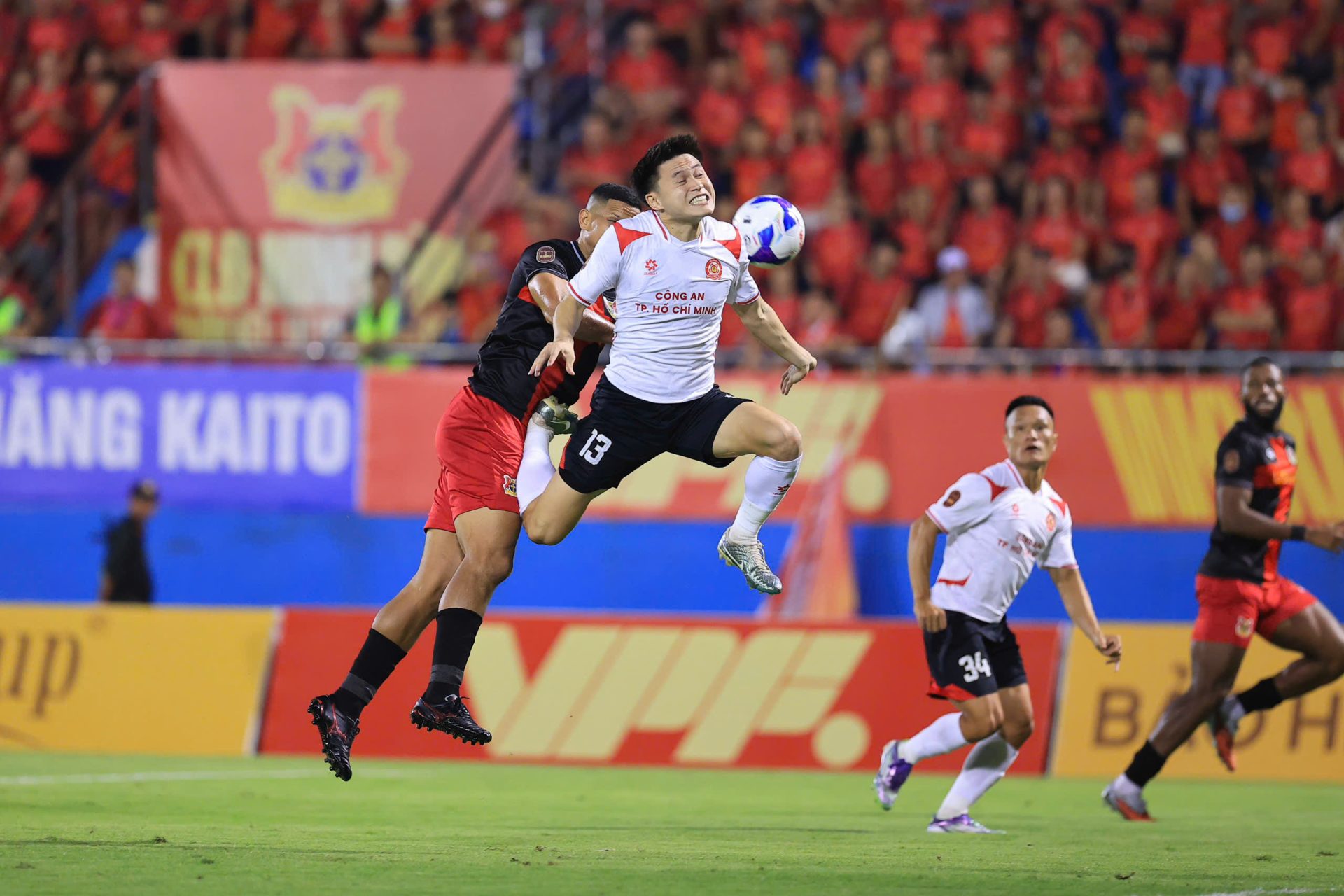 CATPHCM danh bai Ninh Binh FC tai vong 5
