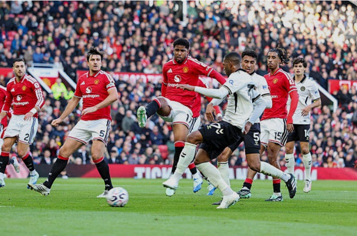 Hạ MU, Bournemouth chạm cột mốc sánh ngang Liverpool và Man City 1 Hạ MU, Bournemouth chạm cột mốc sánh ngang Liverpool và Man City 1