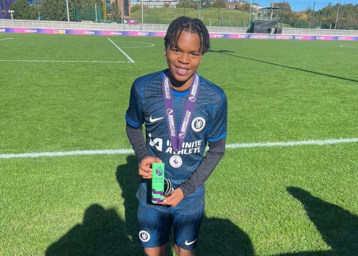 Đằng sau quyết định rời Chelsea của Rio Ngumoha 1