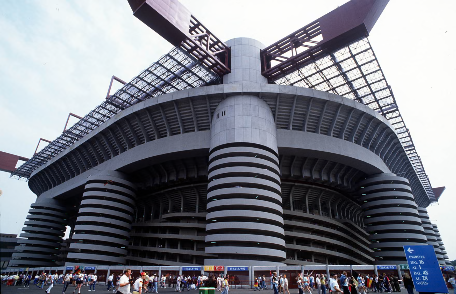 Alessandro Costacurta Tại San Siro, tôi từng có cảm giác khán đài sắp đổ ập xuống 7