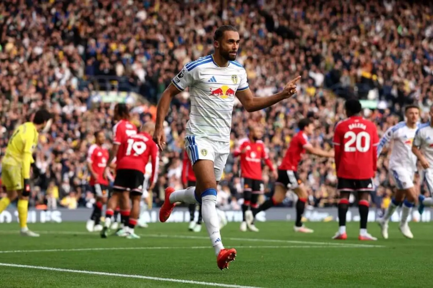 Dominic Calvert-Lewin và lịch sử chuyển nhượng đầy thù địch giữa Leeds và Man Utd 5 Dominic Calvert-Lewin và lịch sử chuyển nhượng đầy thù địch giữa Leeds và Man Utd 5