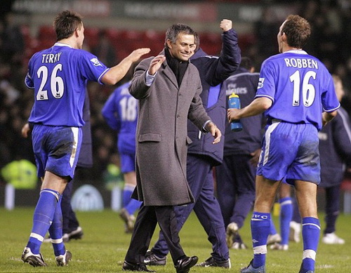 Sir Alex: Chelsea bây giờ không mạnh bằng Chelsea thời Mourinho