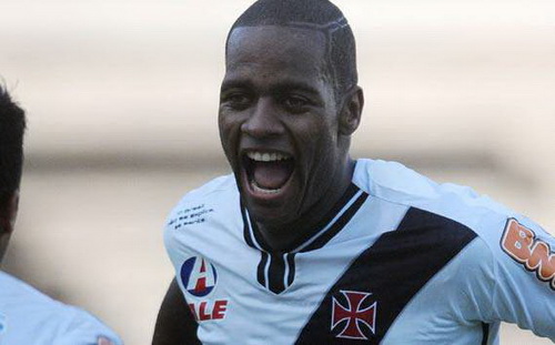 Liverpool tính gia cố hàng thủ bằng Dede