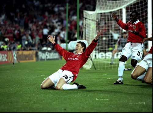 Dzeko, Chicharito và những siêu dự bị tại Premier League