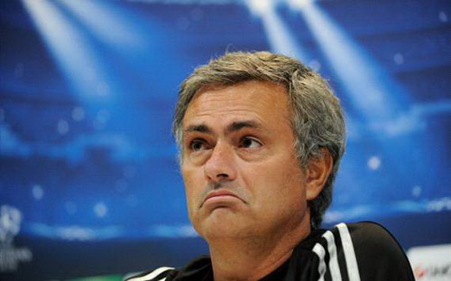 Mourinho so sánh học trò Sergio Ramos với… vợ