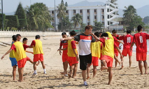 ĐT Việt Nam: Vã mồ hôi với màn nhồi thể lực