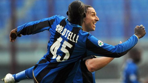 Hết chê Barca, Ibra lại nhận xét Balotelli tầm thường