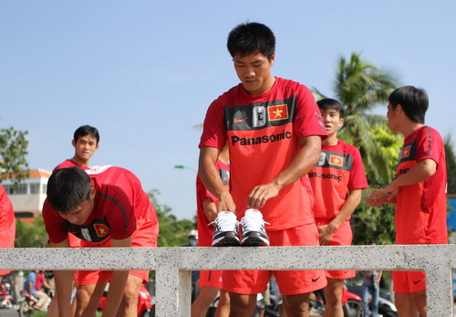 VFF Cup 2012 còn một ngày: Quẳng gánh lo đi mà lên ngôi