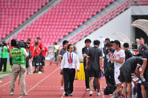 ĐT Việt Nam đột ngột thay đổi nhân sự chóp bu trước trận gặp Philippines