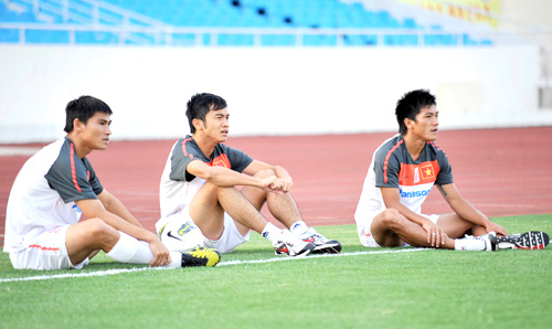 Nhật ký ĐT Việt Nam: Mượn “quân xanh” chống bão chấn thương