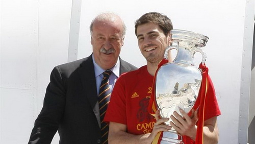 Del Bosque chọn ai cho QBV và HLV xuất sắc nhất?