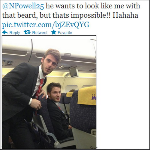 Powell bị De Gea mỉa vì học đòi... để râu