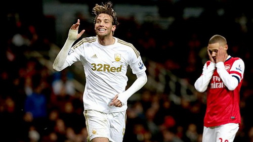 Sát thủ mà cả Arsenal và Liverpool đều thèm muốn: Michu, anh là ai?