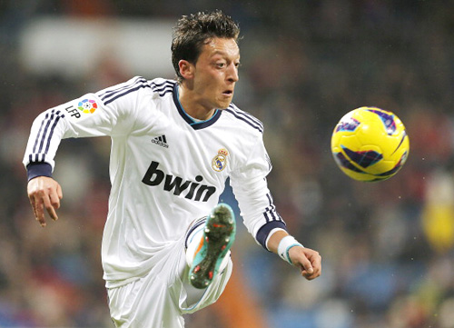 Thêm một nạn nhân của Mourinho: Bây giờ Oezil cũng buồn