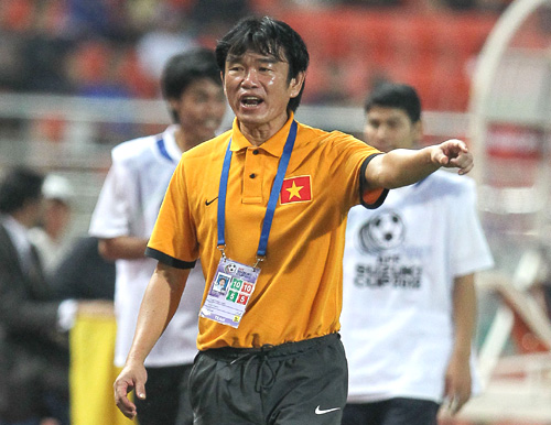 Tin nóng: HLV Phan Thanh Hùng từ chức, không ai ở VFF bị mất ghế