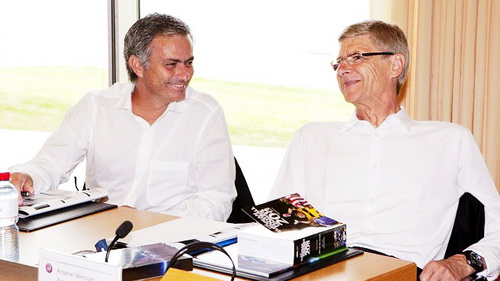 Có Wenger, Real cứ bán Ronaldo, không cần Messi