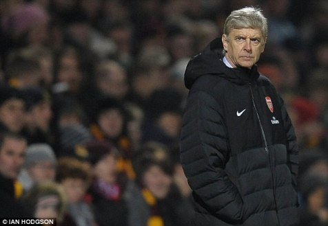 Thành tích tệ hại, Giáo sư vẫn được đảm bảo vị trí tại Arsenal