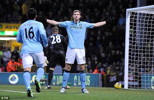 Chấm điểm Norwich 3-4 Man City: Dzeko bùng nổ