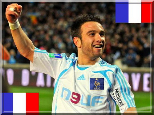 Mathieu Valbuena tái hiện siêu phẩm volley của Zinedine Zidane