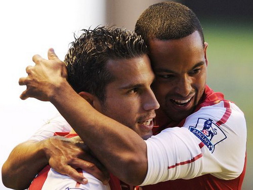 M.U giành pole trong cuộc đua giành giật Theo Walcott