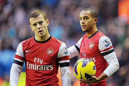 Wilshere giục Walcott gia hạn hợp đồng