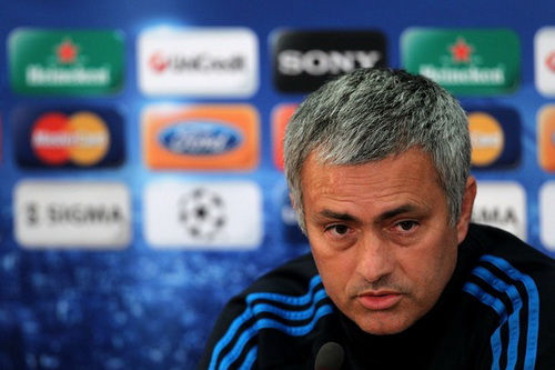 Jose Mourinho: Một kẻ .... ngu dốt và tâm thần