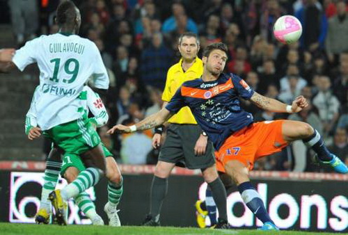 Giroud đưa Montpellier lên đỉnh: Sát thủ đáng yêu