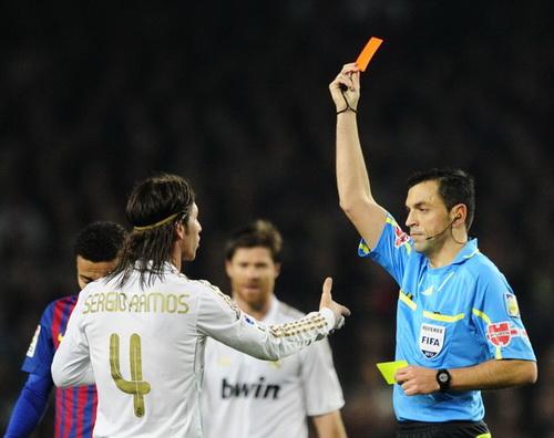 Real Madrid dưới thời Mourinho chơi bẩn đến mức nào?