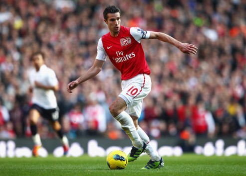 Wenger lại lo mất quân vào tay Man City