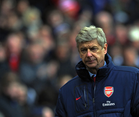 Xong vụ Van Persie, Arsene Wenger vẫn chưa hết nỗi lo mất người