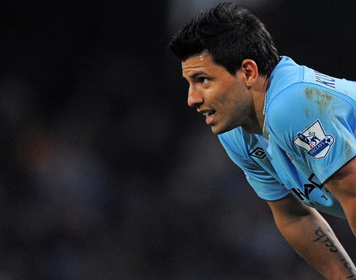 Vụ Real Madrid theo đuổi Sergio Aguero: Đang hay, sao phải đi?